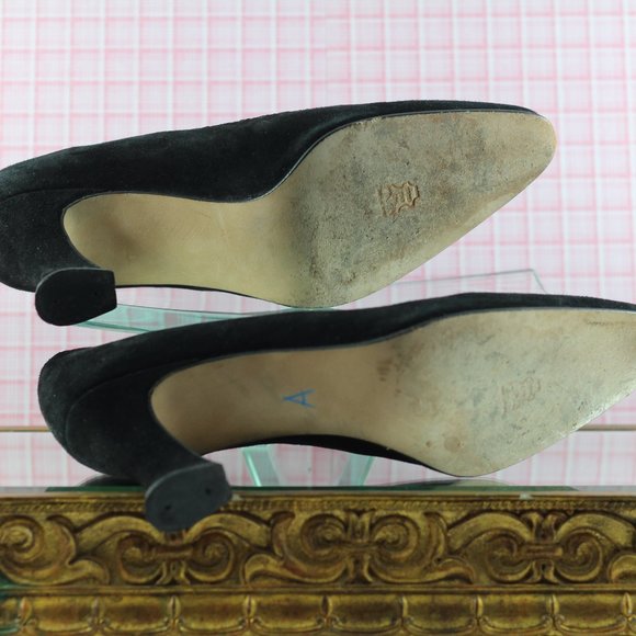 Davids Black Suede Pumps - Picture 16 of 16